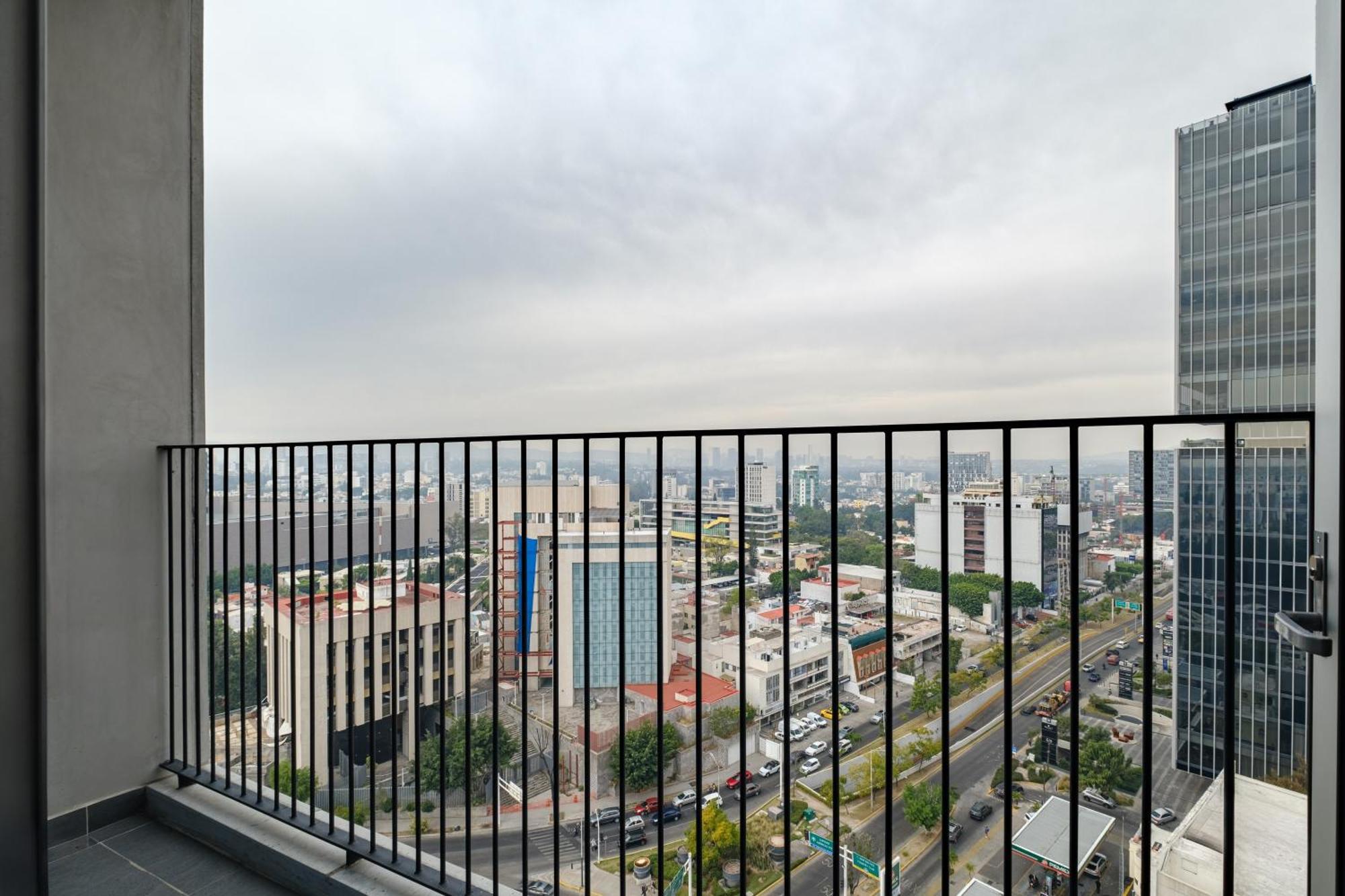 Nido Nomad Las Americas Gdl グアダラハラ エクステリア 写真